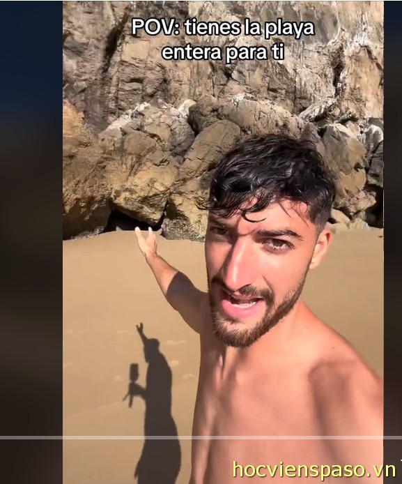 Hace Un Video En La Playa Y Todos Se Fijan En Lo Mismo: La Sombra de Carlos