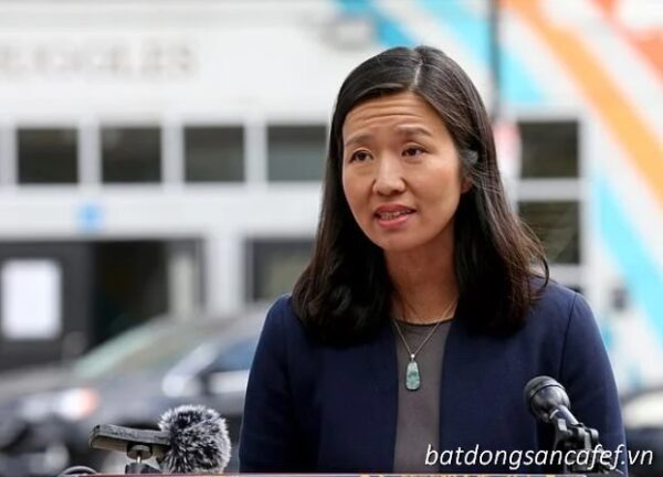 Mayor Wu responded to Boston Cop Slide video 